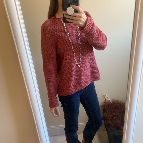 Universal Threads Red Sweater 3/$25 - Picture 4 of 11